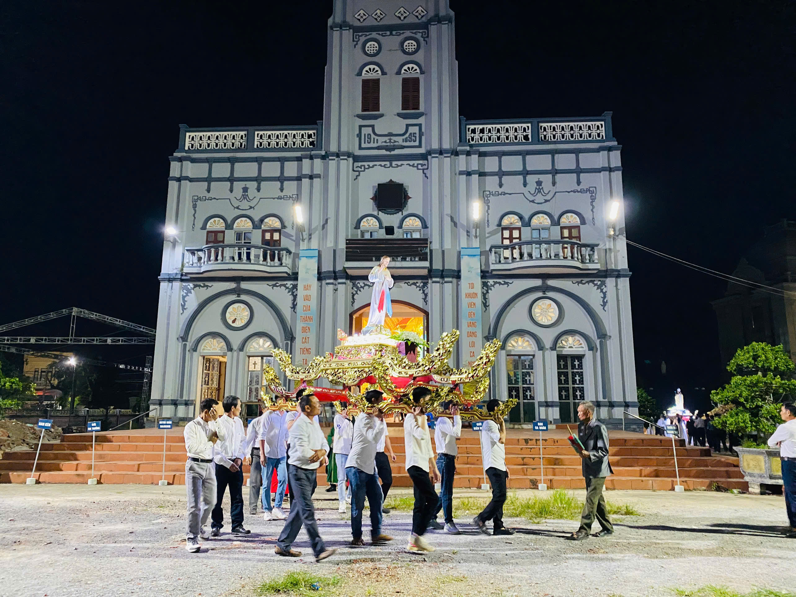 MỪNG LỄ QUAN THẦY HỘI LÒNG CHÚA THƯƠNG XÓT - GIÁO XỨ MINH ĐỨC