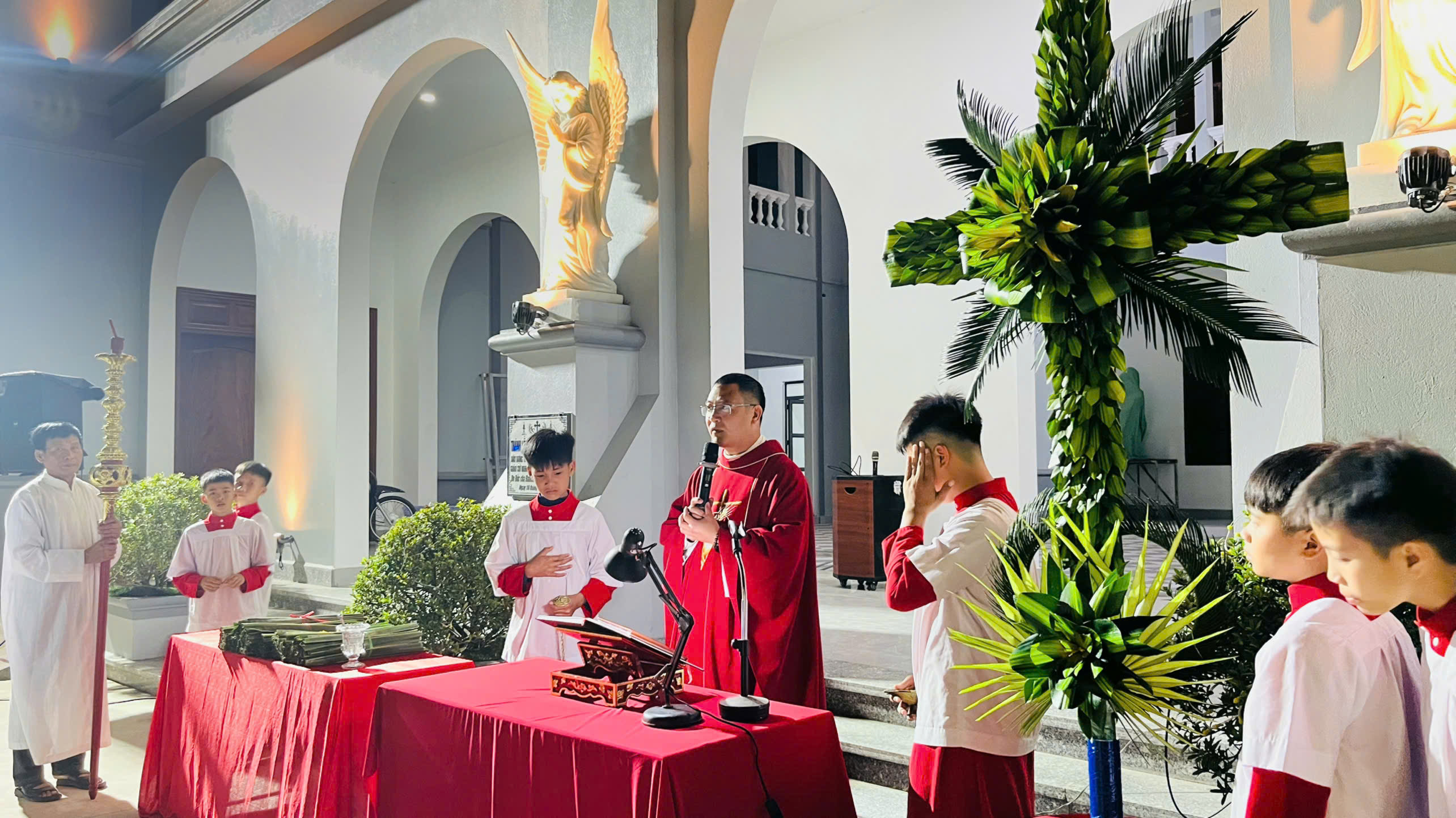 Chúa Nhật Lễ Lá - Khởi Đầu Tuần Thánh